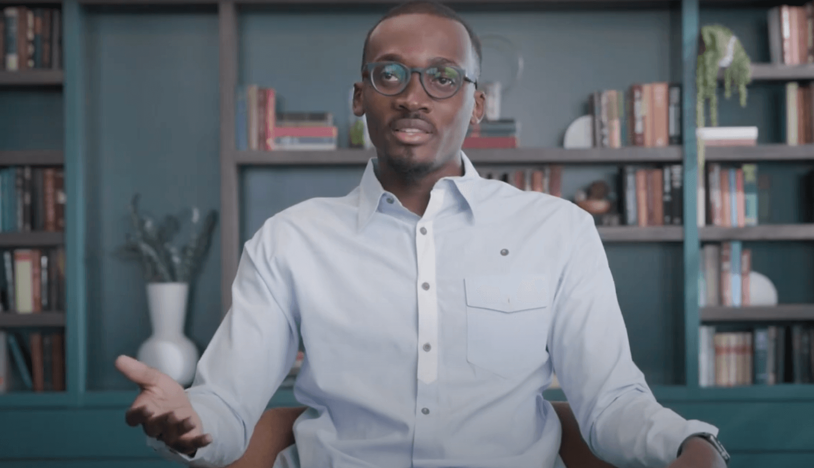 Nana A.} video preview image